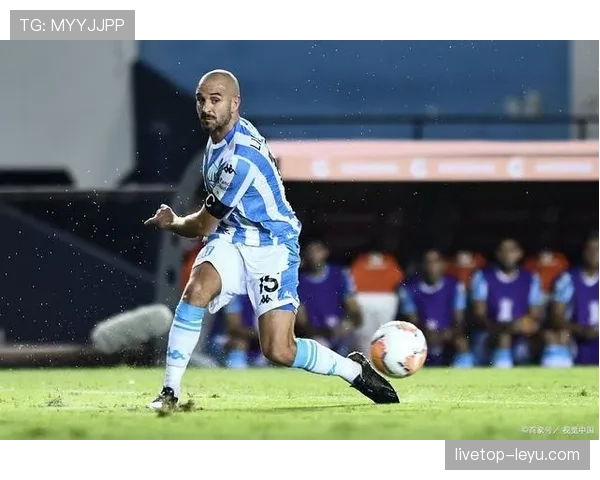 梅赫伦定位球技术成关键，助力球队状态回升再创佳绩