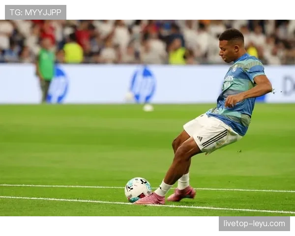 姆巴佩世界杯首秀破门,法国队强势晋级 姆巴佩世界杯首秀破门,法国队强势晋级