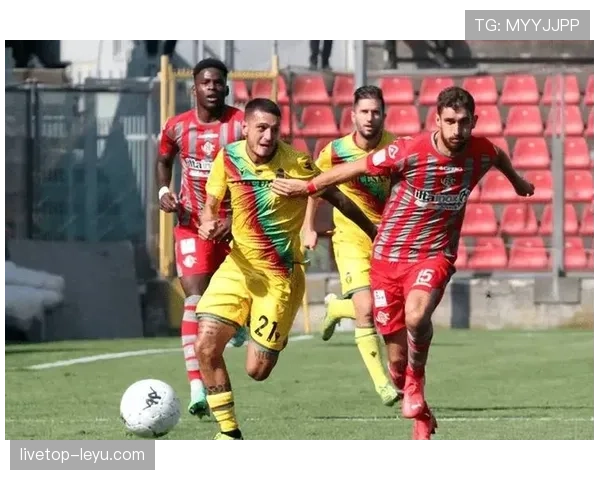 雷吉纳防守数据显著提升，球队竞争力增强引关注