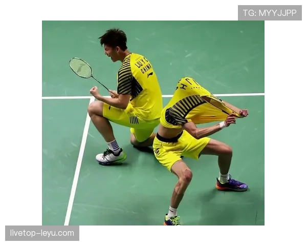 谌龙退役后住进月租五位数的训练基地，每天六点起床遛狗